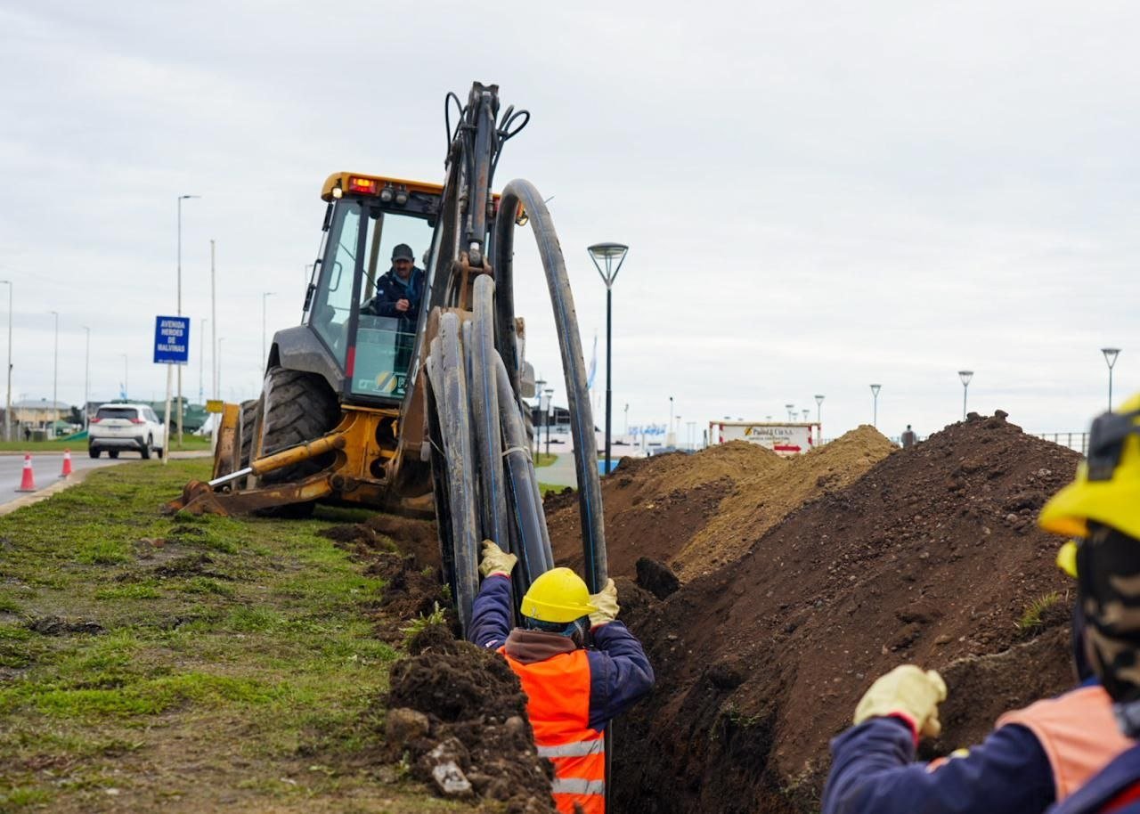 El Municipio trabaja en la extensión de las redes de agua y gas del edificio de la Dignidad